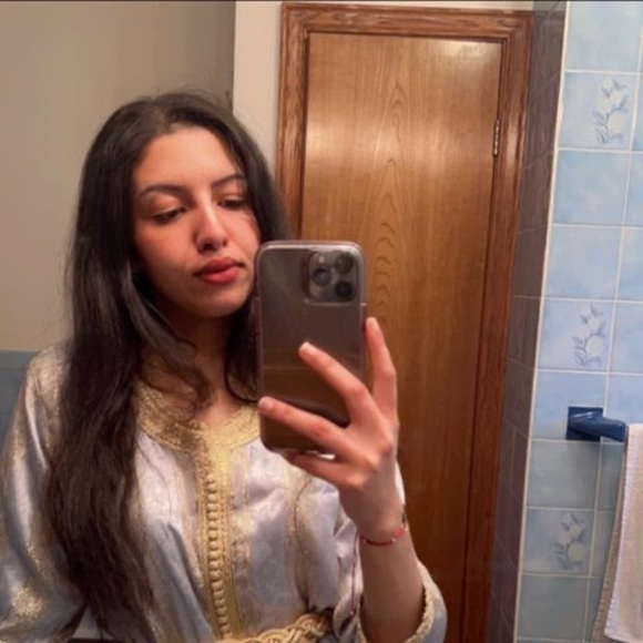 Meet your Posher, Fatima ezzahra - Picture 1 of 1
